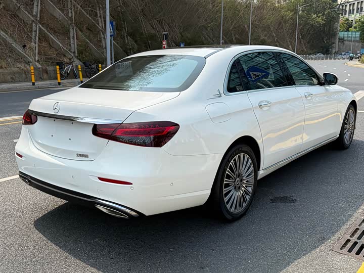 Mercedes-Benz E-Class 2021 E 300 L Luxury — фото 4