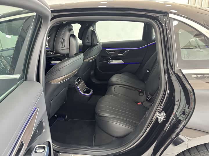 Mercedes-Benz E-Class 2024 E 350 e L — фото 22