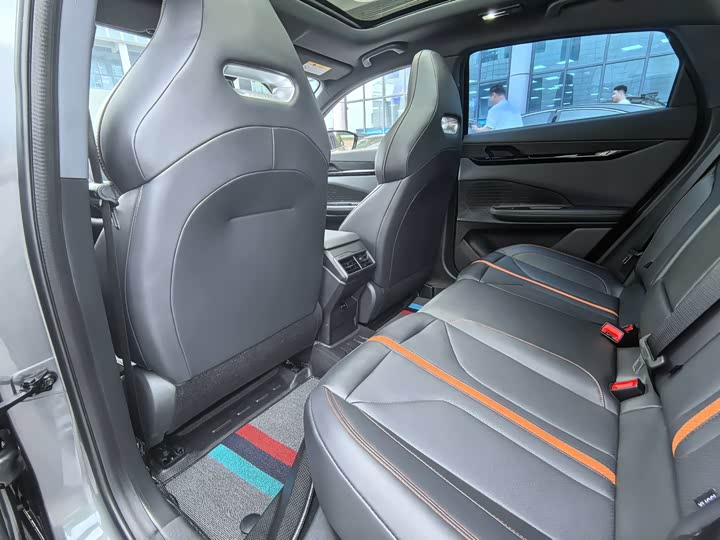 Changan UNI-V 2024 1.5 T Premium — фото 9