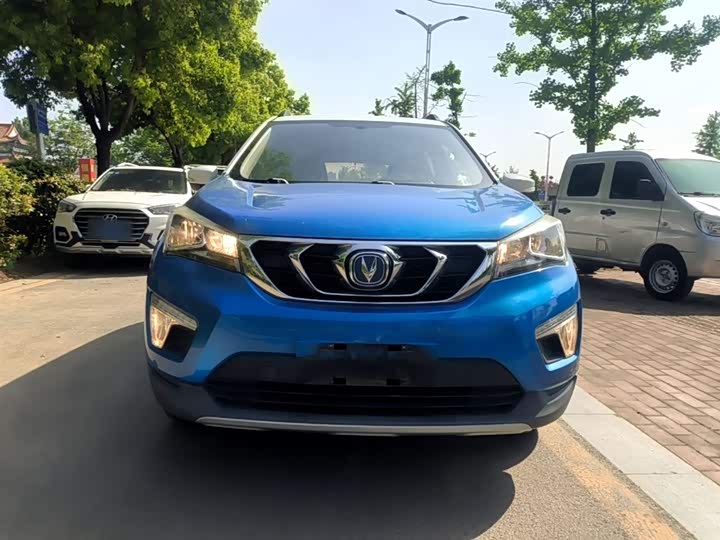 Changan CS15 2016 1.5 L MT — фото 3