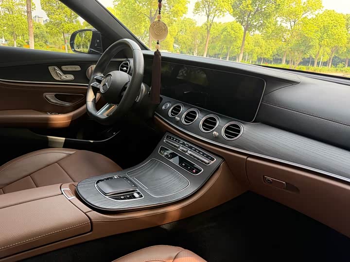 Mercedes-Benz E-Class 2023 E 300 L Luxury — фото 13