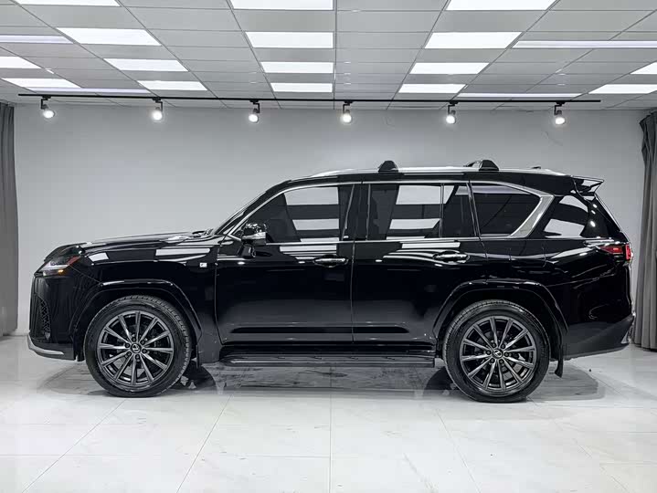 Lexus LX 2023 600 7 F-Sport — фото 3