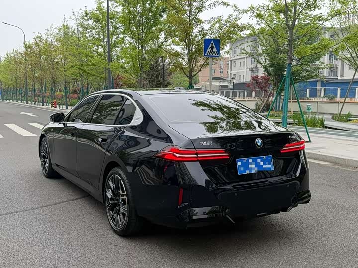BMW 5 Series 530Li премиум M спортпакет — фото 7