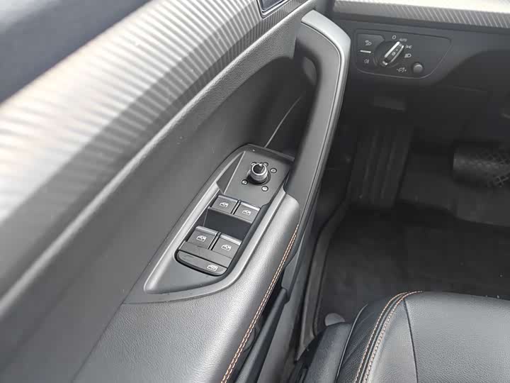 Audi Q5L 2018 45 TFSI VI — фото 21