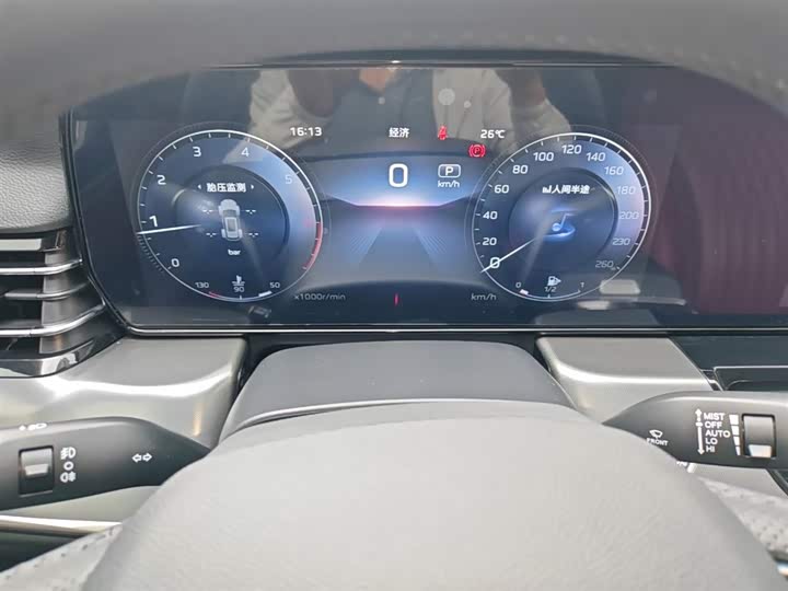 Hongqi HS5 2023 2.0 T 4 WD Pro — фото 18
