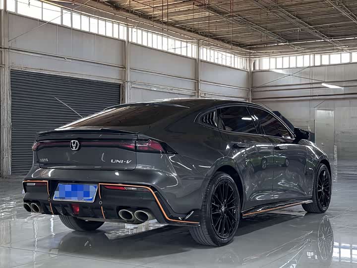 Changan UNI-V 2022 1.5 T — фото 4