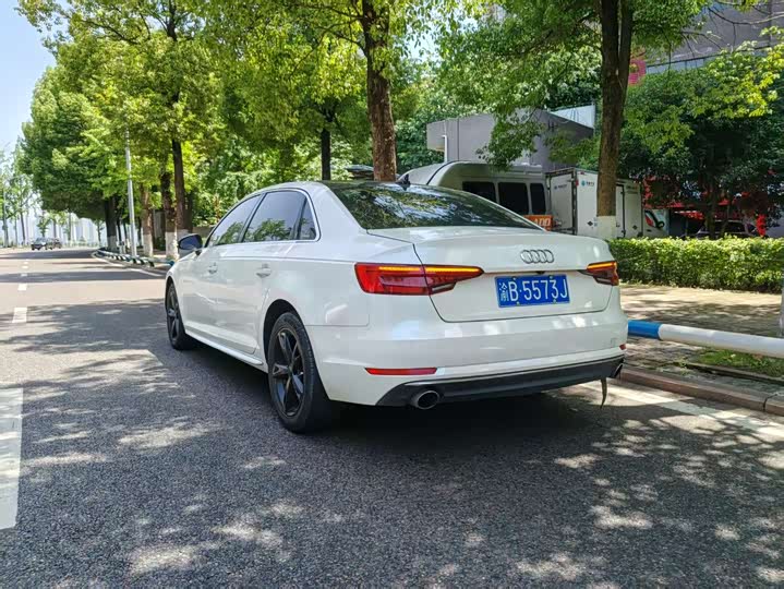 Audi A4L 2017 Plus 40 TFSI — фото 7