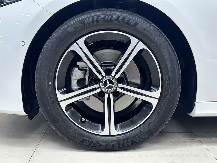 Mercedes-Benz A-Class 2024 A 200 L — фото 23