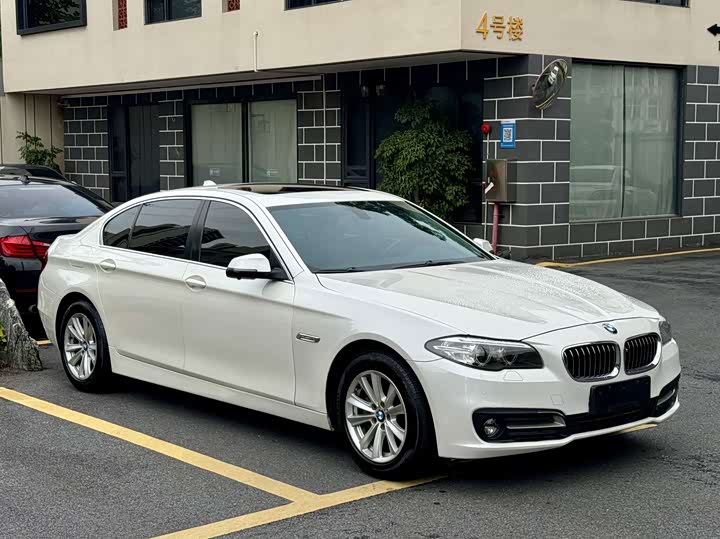 BMW 5 Series 520Li — фото 5