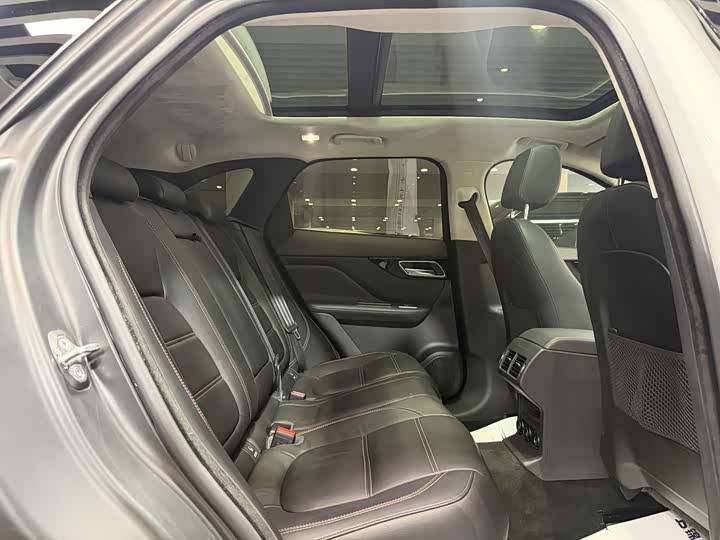 Jaguar F-PACE 2019 2.0 T 2 WD — фото 22