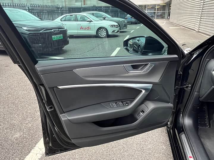 Audi A6L 2023 40 TFSI — фото 8