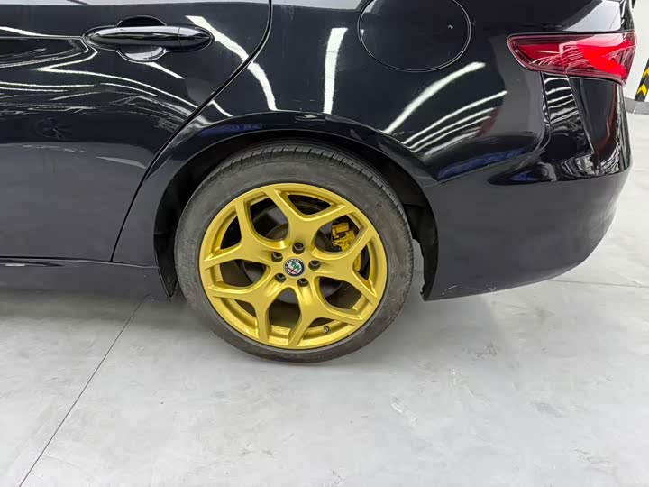 Alfa Romeo Giulia 2020 2.0 T 280 HP — фото 12