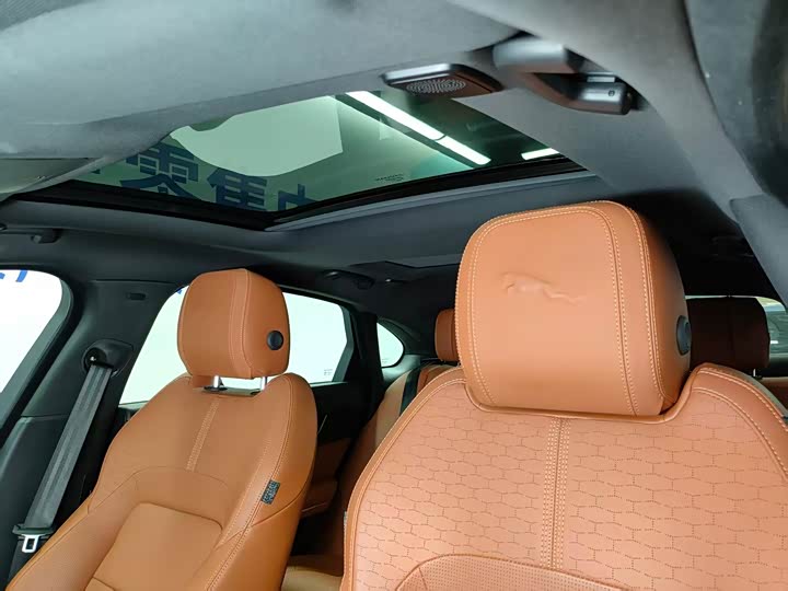 Jaguar XFL 2024 2.0 T P 300 4 WD — фото 7