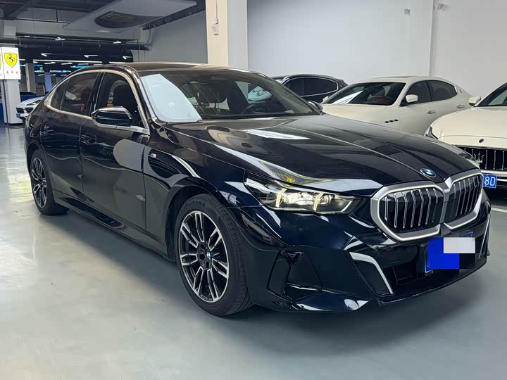 BMW 5 Series 525Li люкс-пакет — фото 3