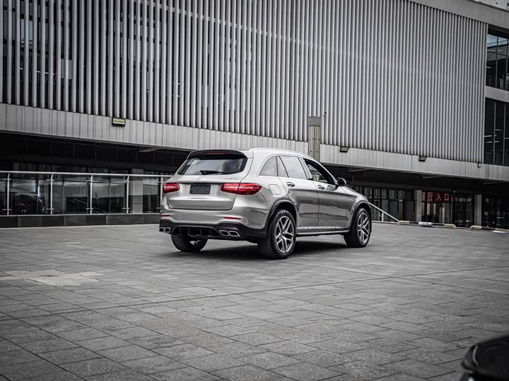 Mercedes-Benz GLC 2018 AMG GLC 63 4 MATIC+ — фото 4