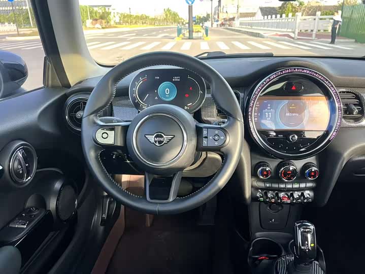 MINI Hatch — фото 11