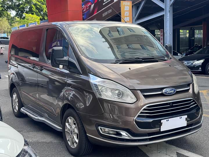 Ford Tourneo — фото 3