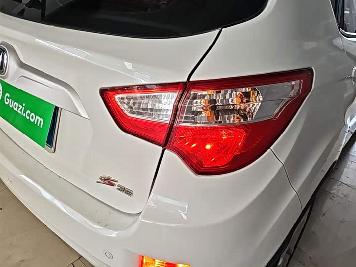 Changan CS35 2016 1.6 L MTLuxury V — фото 8