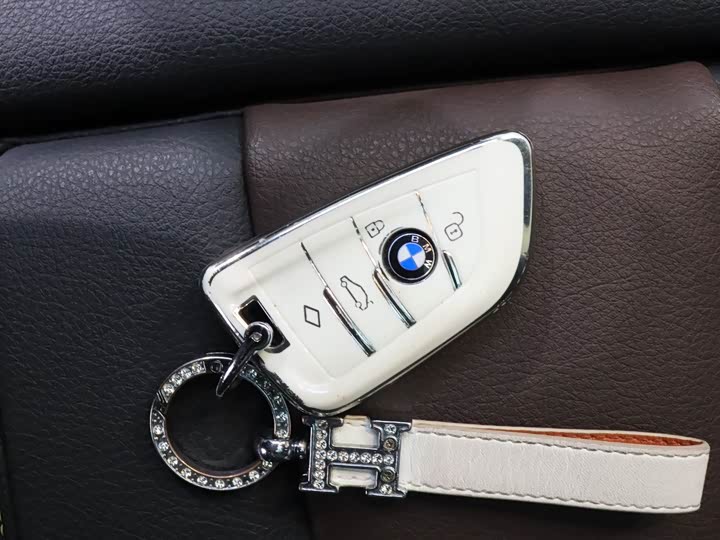 BMW X2 2023 s Drive 25i — фото 12
