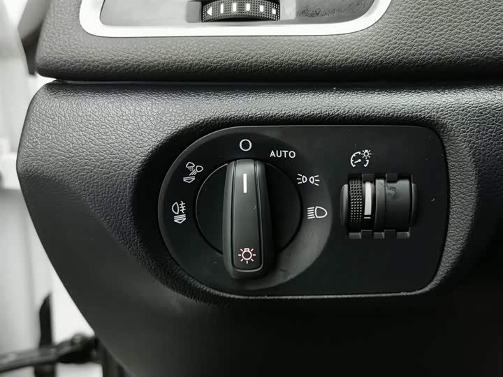 Audi Q3 2018 30 TFSI — фото 21