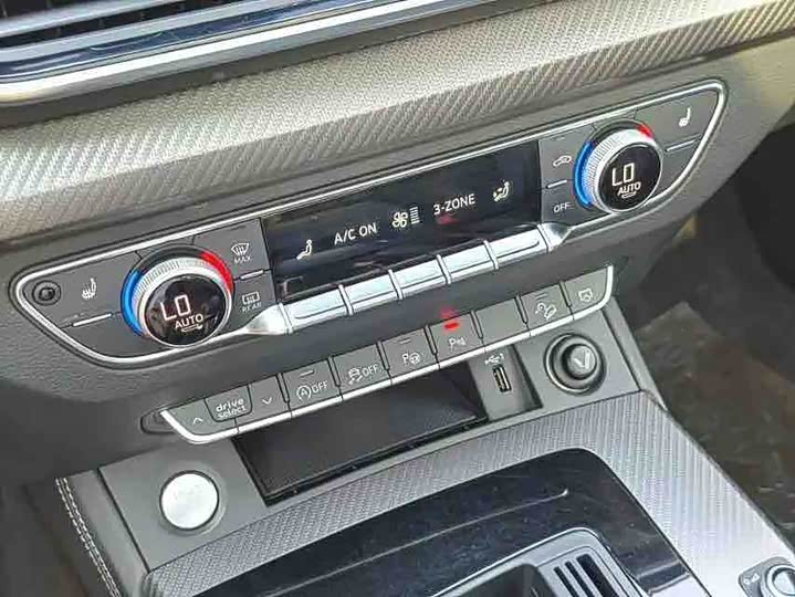 Audi Q5L 40T люкс-динамик — фото 14