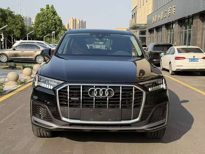 Audi Q7 2023 55 TFSI quattro S line Sport — фото 2