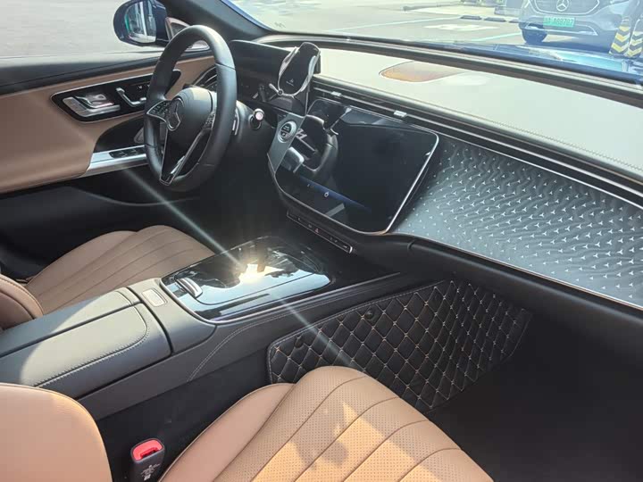 Mercedes-Benz E-Class рестайлинг E 260 L — фото 13