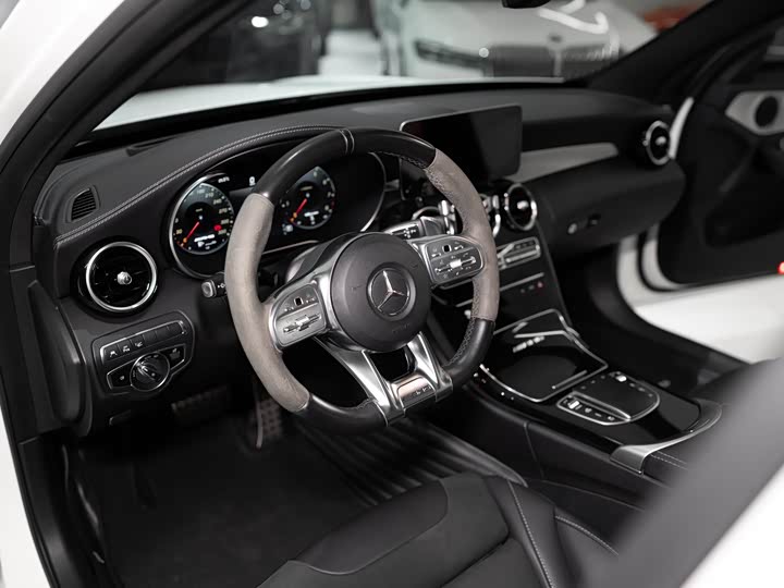 Mercedes-Benz C-Class 2019 AMG C 63 — фото 12