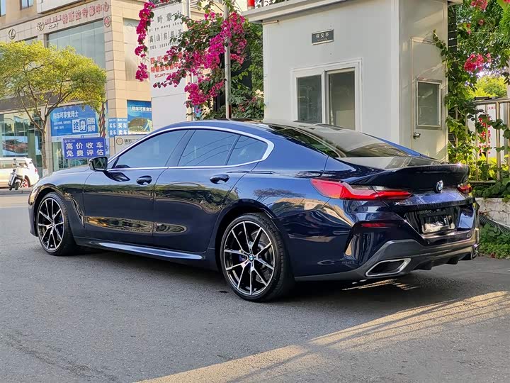 BMW 8-Series 2022 840i x Drive M — фото 3