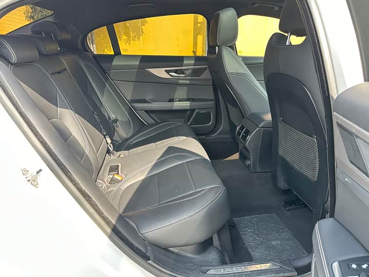 Jaguar XEL 2021 2.0 T 200 PS R-DYNAMIC — фото 21