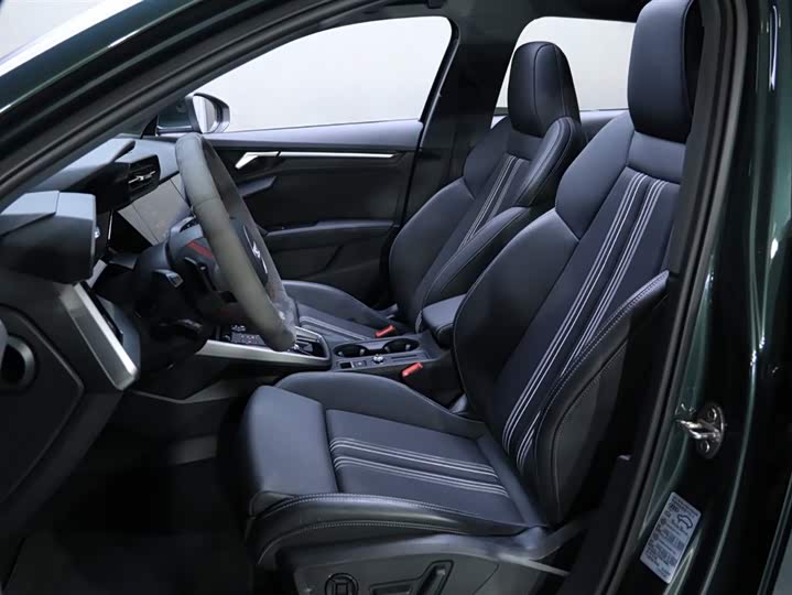 Audi A3 2024 Sportback 35 TFSI Sport — фото 13