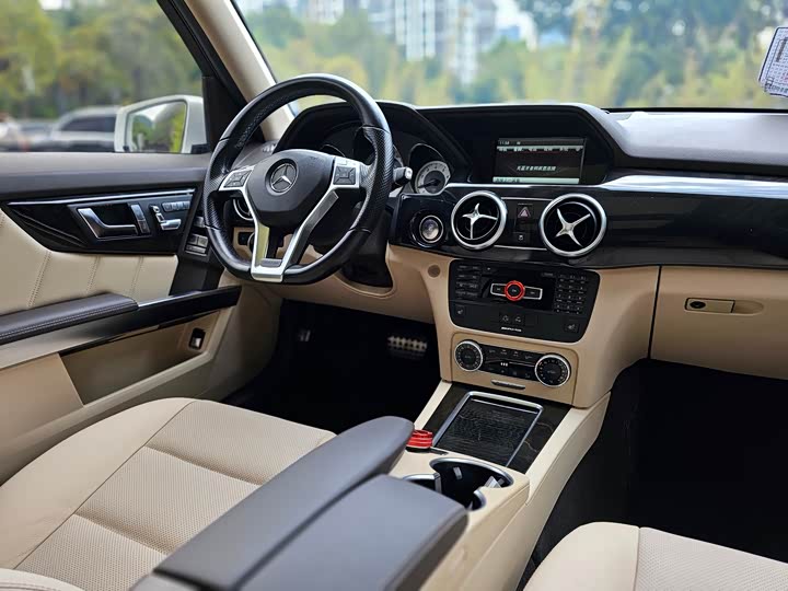 Mercedes-Benz GLK-Class 2015 GLK 300 4 MATIC Luxury — фото 4