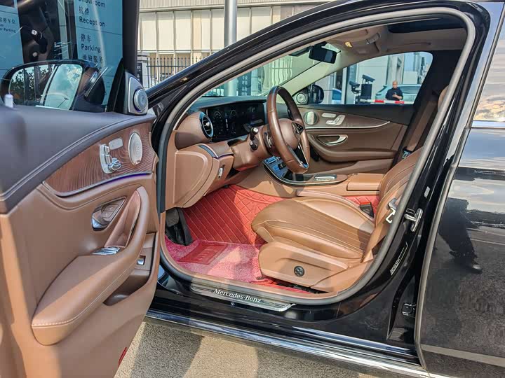 Mercedes-Benz E-Class 2022 E 300 L Luxury — фото 10