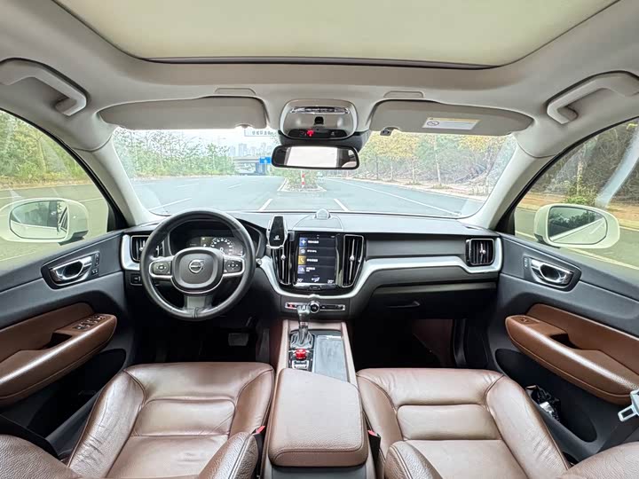 Volvo XC60 2019 T 5 4 WD VI — фото 6
