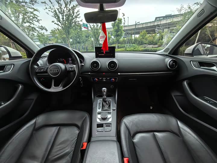 Audi A3 2019 Limousine 35 TFSI VI — фото 8