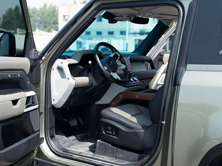 Land Rover Defender — фото 12