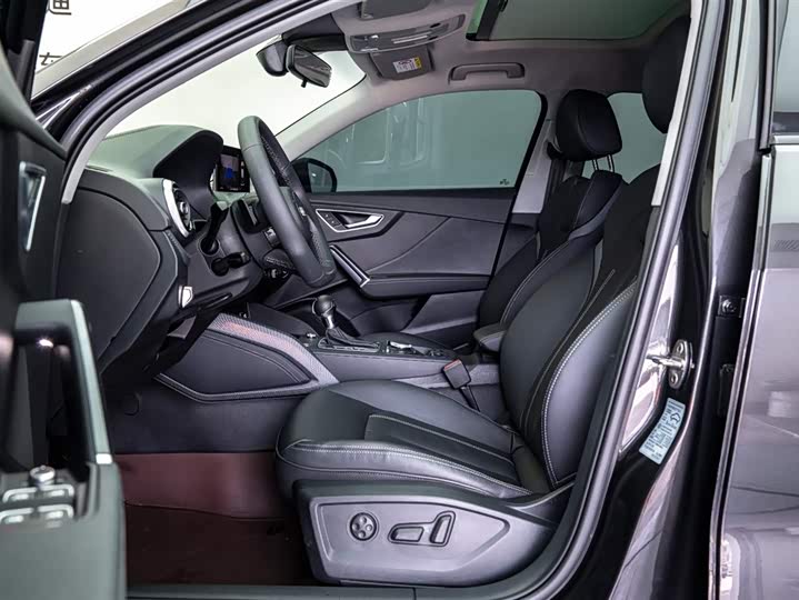 Audi Q2L 2024 35 TFSI — фото 11