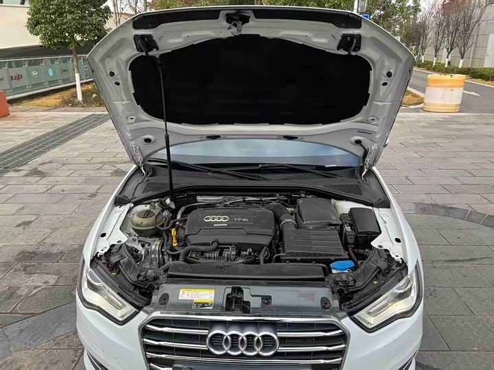 Audi A3 2015 Sportback 40 TFSI ATComfort — фото 15