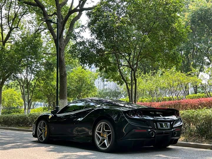 Ferrari F8 2019 Tributo 3.9 T V 8 — фото 4