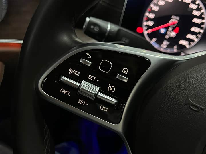 Mercedes-Benz E-Class 2020 E 300 L — фото 19