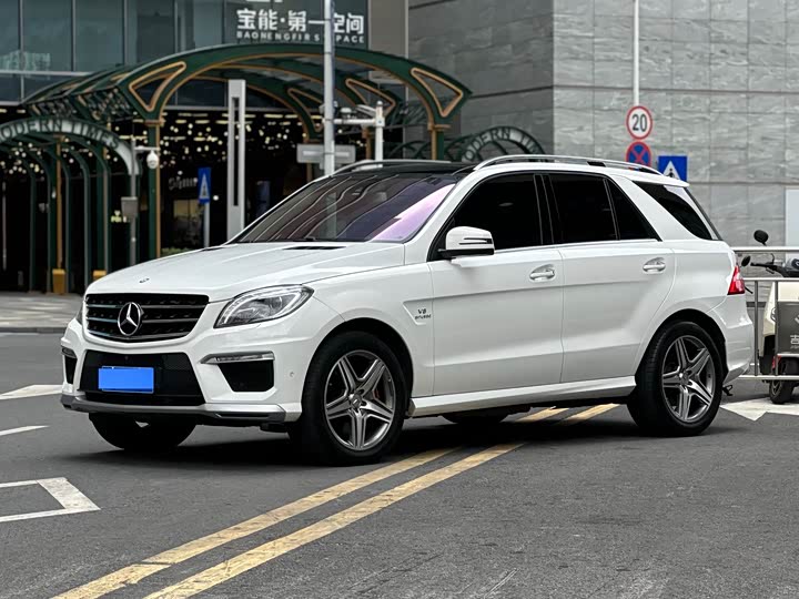 Mercedes-Benz M-Class 2015 AMG ML 63 — фото 1