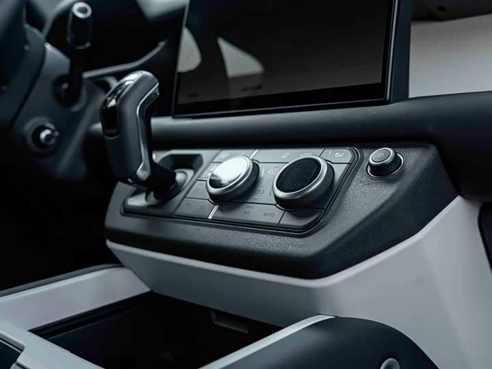 Land Rover Defender — фото 16