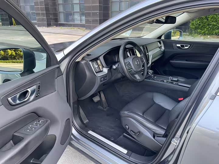 Volvo XC60 2020 T 5 4 WD — фото 8