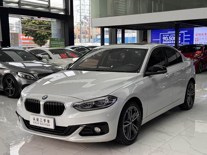 BMW 1-Series 2018 118i Sport — фото 1
