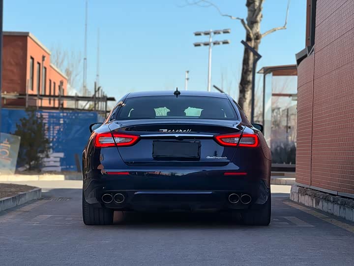 Maserati Quattroporte — фото 18