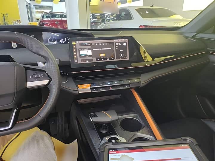 Changan UNI-V 2022 1.5 T — фото 10