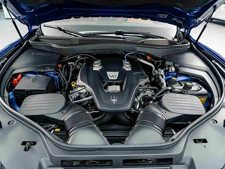 Maserati Levante 2021 3.0 T — фото 24
