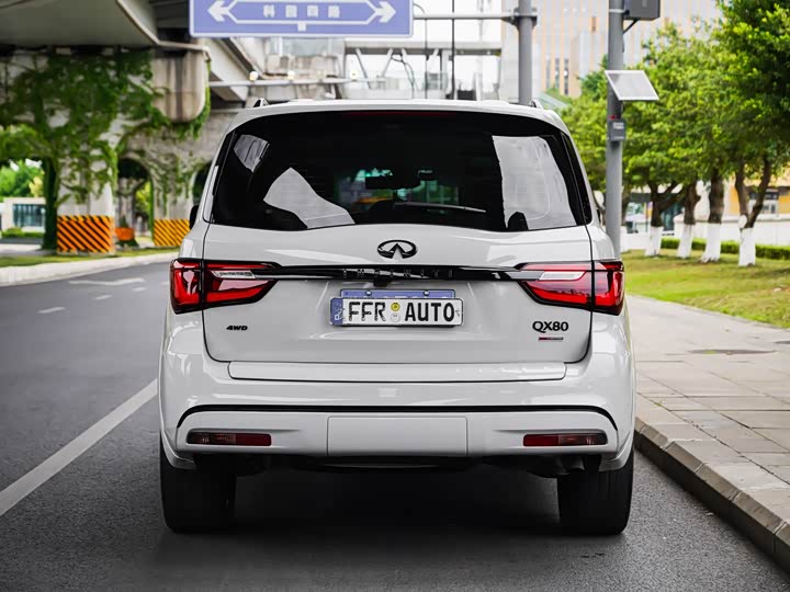 Infiniti QX 80 2016 5.6 L 4 WD — фото 17