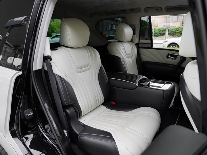 Infiniti QX 80 2016 5.6 L 4 WD — фото 10