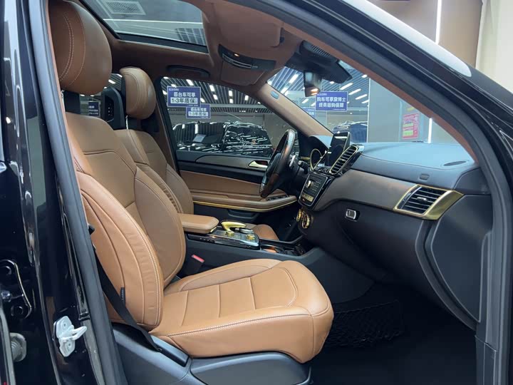 Mercedes-Benz GLS 2017 GLS 500 4 MATIC — фото 4